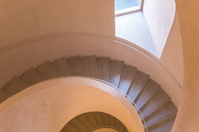 Pflästerer: Treppe in Melange