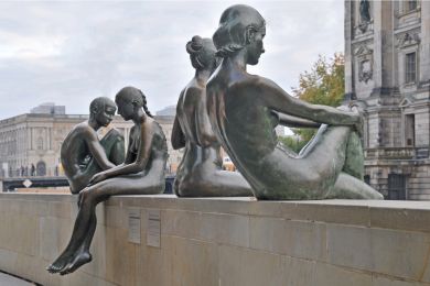 Hans Müller: Drei Mädchen und ein Knabe